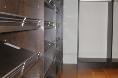 Inspiration for a contemporary closet remodel in New York