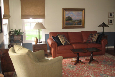 Inspiration for a transitional living room remodel in New York
