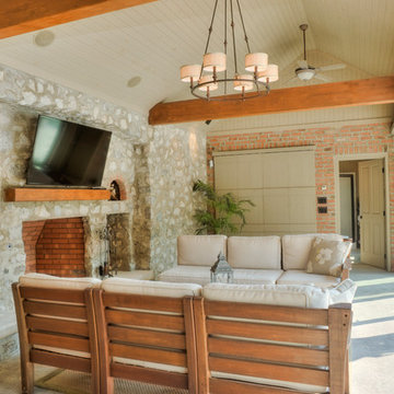 Complimentary Pool House