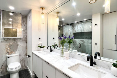 Inspiration for a modern bathroom in Chicago.