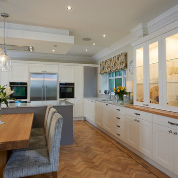 Grey and Ivory Kitchen with Oak Detailing