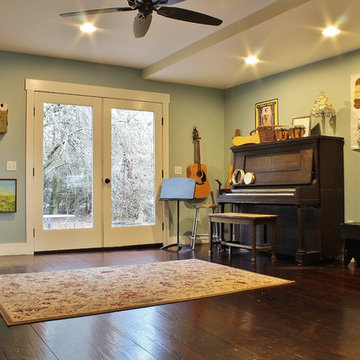 A Russian Fireplace Anchors a 1912 Family Home