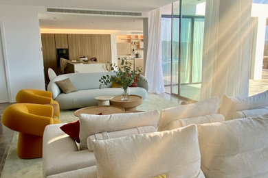 Foto de salón actual grande