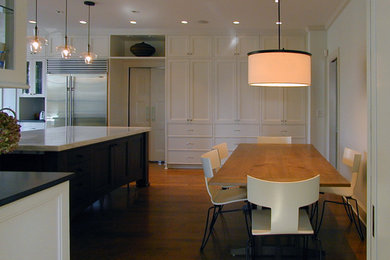 Example of a minimalist kitchen design in Nashville