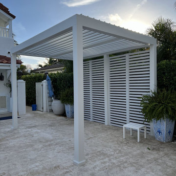 Pergola Palm Beach White with Privacy wall