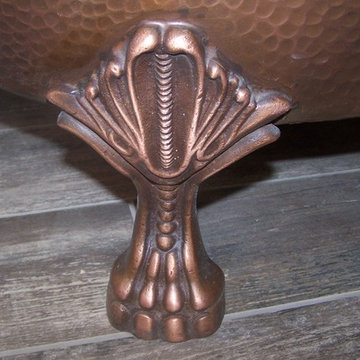 Clawfoot tub