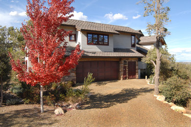 Example of an arts and crafts home design design in Phoenix