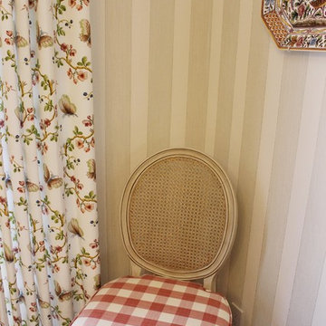 Classical Traditional Dining Room