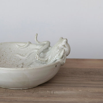 13.75 Inches Stoneware Octopus Bowl With Reactive Glaze, White Speckled