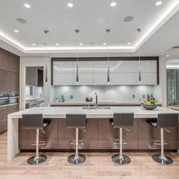 983 TUDOR AVENUE - Products