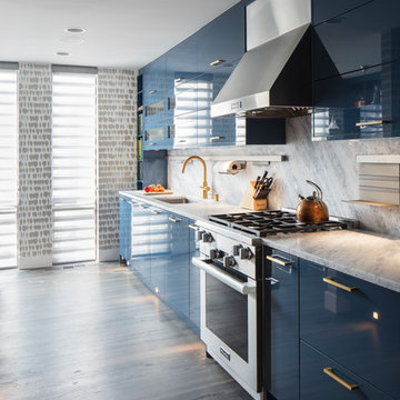 Gas Range & Vented Hood | Kitchen | Long Island Sound View Townhouse Renovation