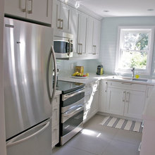White & glass tile back splash