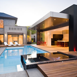 メルボルンのオーダーメイドコンテンポラリースタイルのおしゃれなプールの写真