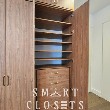 Closets in Kiss Curl Karisma Finish