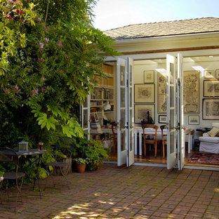This is an example of an arts and crafts courtyard patio in Seattle.