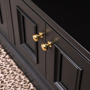 Traditional Moulded In-Frame Beaded Shaker Media Wall