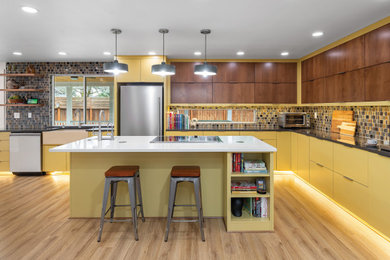 Example of a 1960s kitchen design in Seattle
