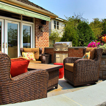 Colonial Charm - Glenview Residence