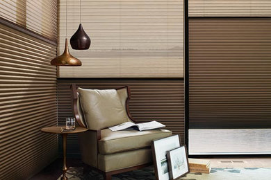 Home office - transitional home office idea in Toronto