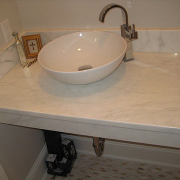 Vanity: Calacatta Gold