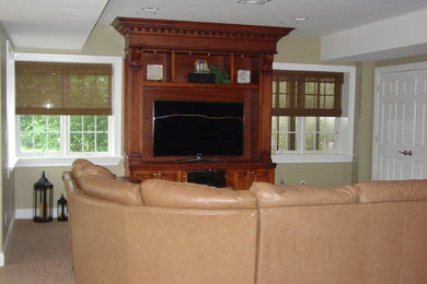 Family room - traditional family room idea in New York