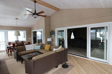 Inspiration for a rustic sunroom remodel in Cleveland