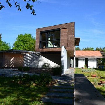 allée d'entrée et façade ouest
