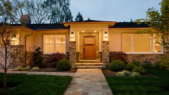 Traditional Ranch - natural stone walkway