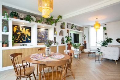 This is an example of a traditional dining room in Paris.