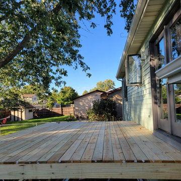 Bi-level house Deck