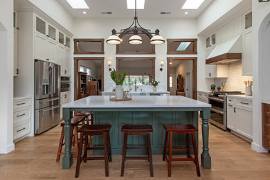 Example of a kitchen design in San Francisco