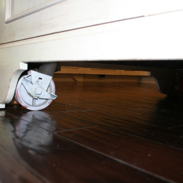 Movable kitchen island
