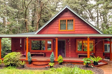 Example of an arts and crafts home design design in Other