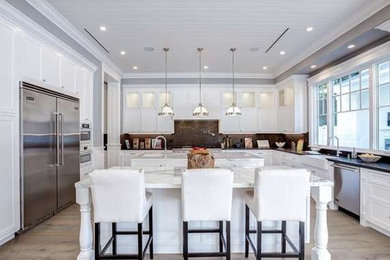Example of a transitional kitchen design in Los Angeles