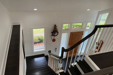 Example of an entryway design in Cleveland