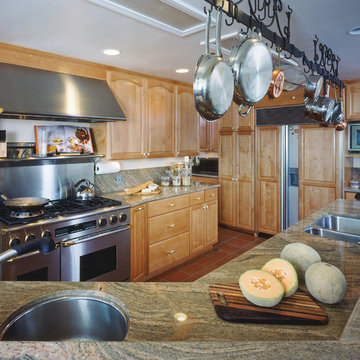 Custom Kitchen Cabinets