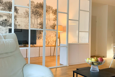 Design ideas for a contemporary home design in Bordeaux.