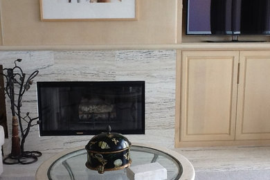 Transitional home design photo in Austin