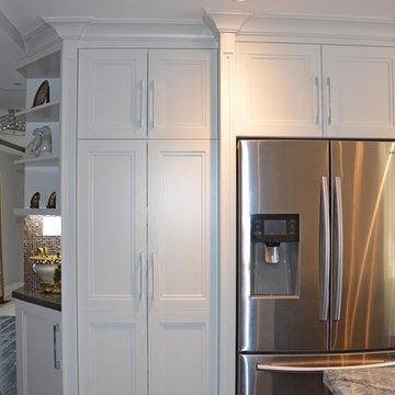Two-tone Transitional Kitchen