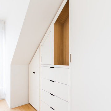 Dressing et table de chevet Pô courbes sous les toits