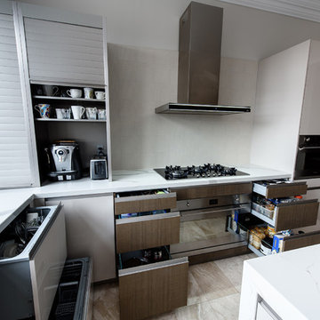 Modern Kitchen - Vaughn