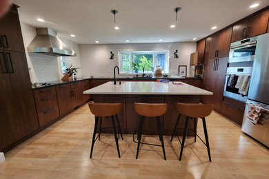 Kitchen - kitchen idea in Bridgeport
