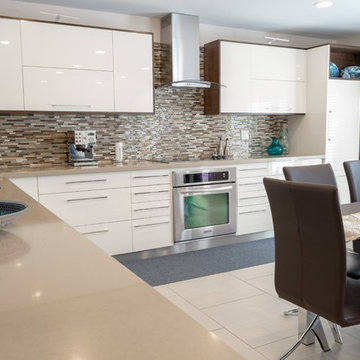 Beige high-gloss kitchen in Toronto