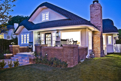 Elegant exterior home photo in Los Angeles