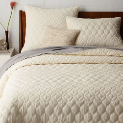 Mid-Century Circlet Ogee Quilt + Shams - Pillowcases And Shams