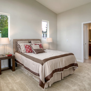 Spacious Bedroom with Modern Architecture and a Full On-Suite