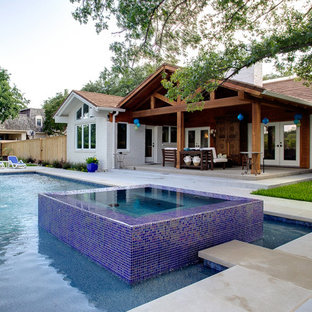 ダラスのミッドセンチュリースタイルのおしゃれなプールの写真