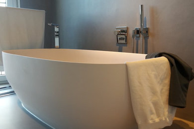 フランクフルトにあるモダンスタイルのおしゃれな浴室の写真