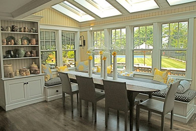 Dining room - transitional dining room idea in Boston