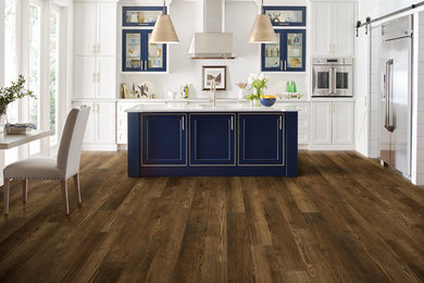 Kitchen - contemporary kitchen idea in Raleigh